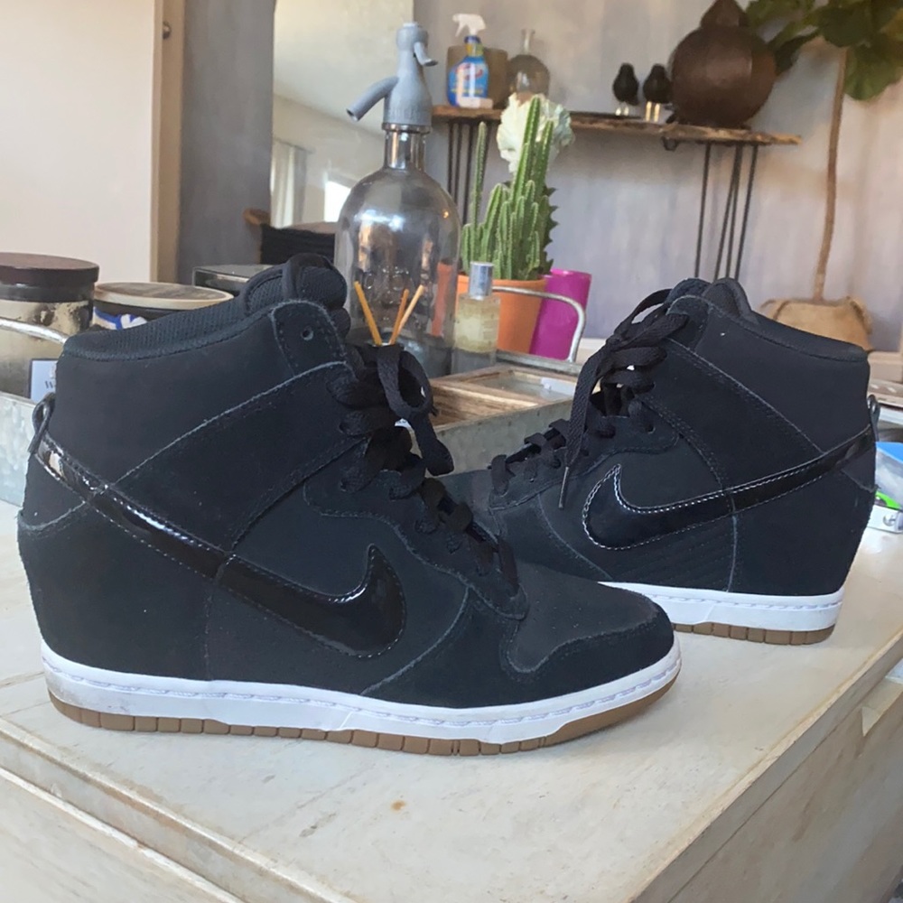 Women’s Nike Dunk Sky Hi black gum size 8